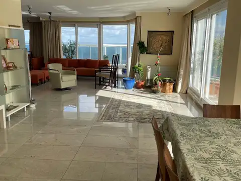 Departamento en Venta de 4 dormitorios