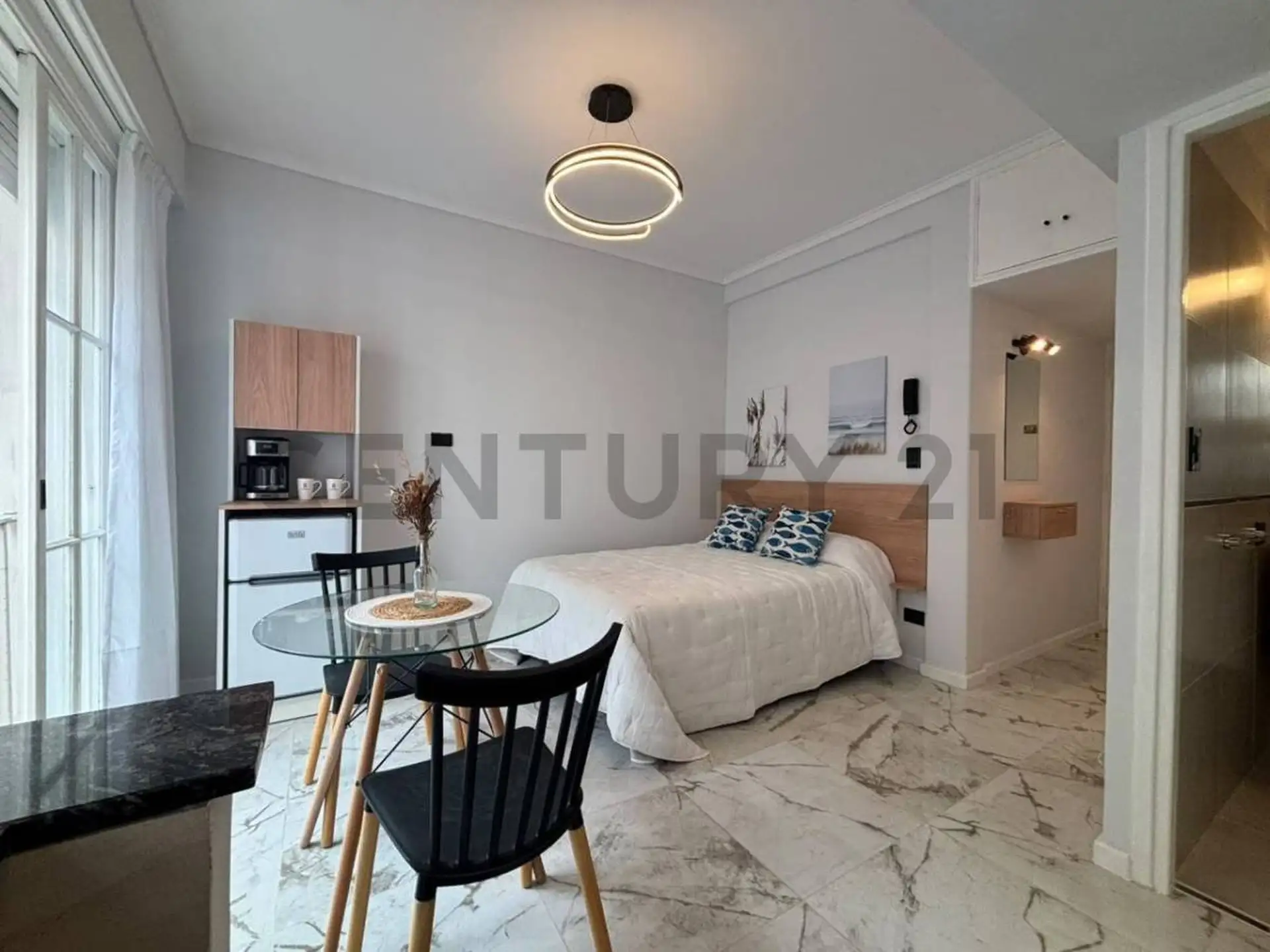 venta monoambiente lateral con balcon y vista al mar