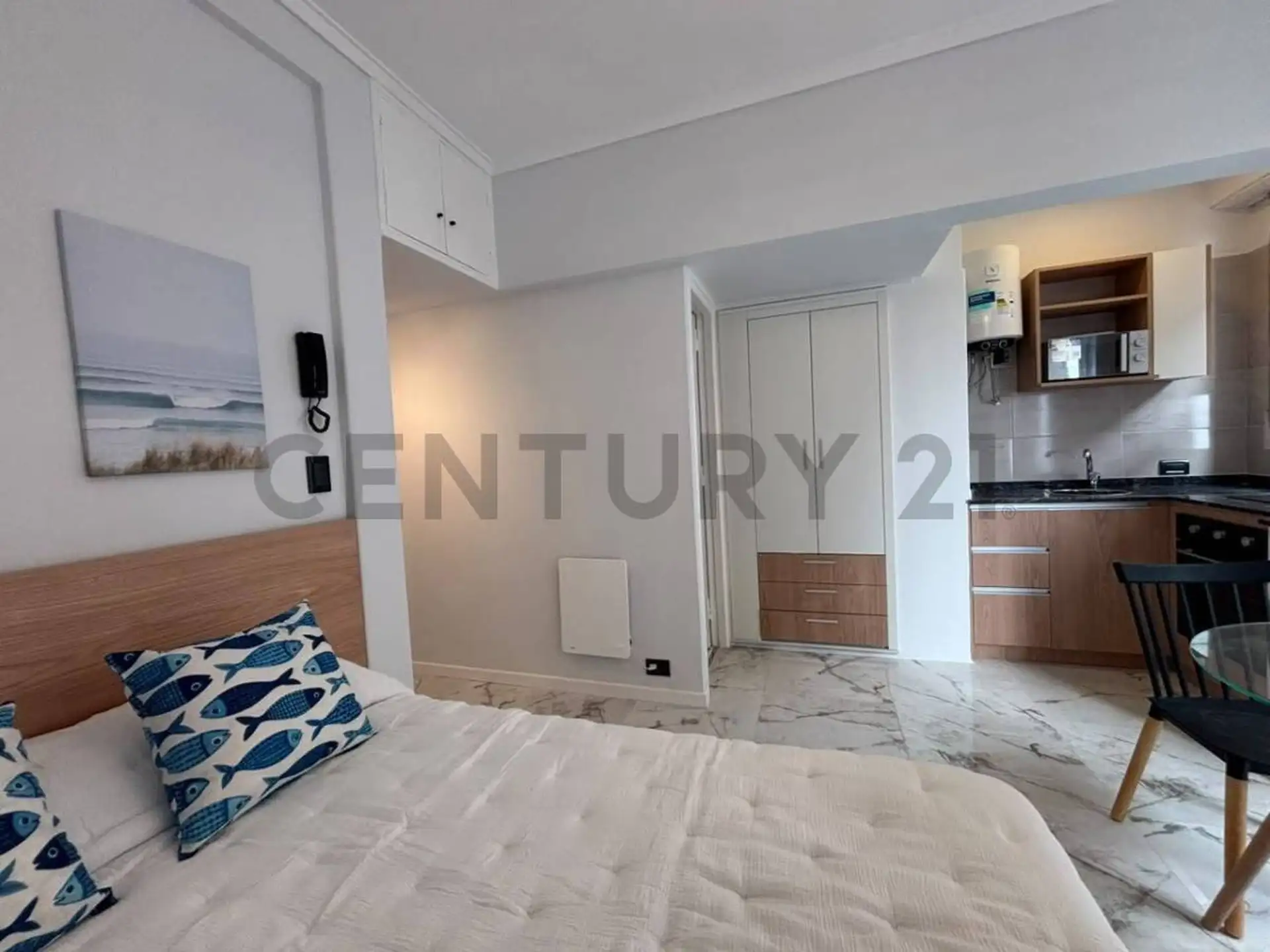 venta monoambiente lateral con balcon y vista al mar