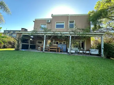 Casa en Venta de 4 dormitorios