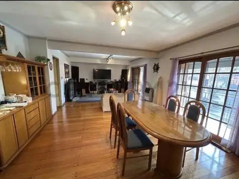 ¡IMPERDIBLE PH TIPO CASA EN 2 PLANTAS CON TERRAZA PROPIA Y PARRILLA!