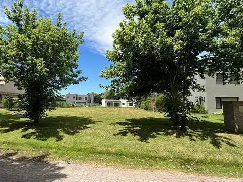 Terreno en Venta 20  mts Frente