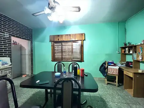 VENTA CASA LANUS PATIO Y TERRAZA PROPIAS