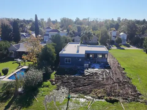 Casa en Venta con 5 cocheras