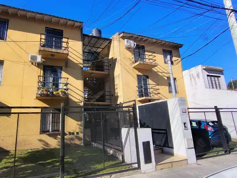 DEPARTAMENTO 1 AMBIENTE AL FRENTE IMECABLE ESTADO