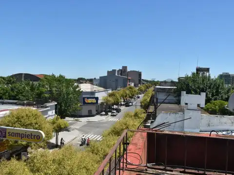 Avenida Buenos Aires 100, Piso 0