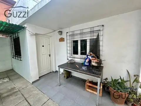 Depto Tipo Casa en Venta 40 años