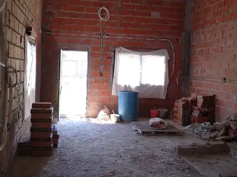 Casa 3 ambientes con 1 baño