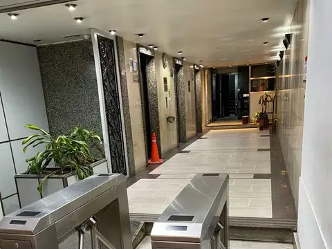 Oficina en Alquiler con 1 cochera