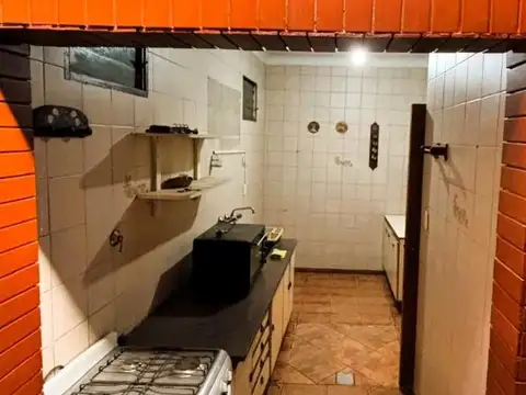 Casa en venta de 4 ambientes en Tapiales