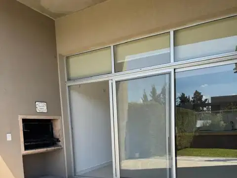 Departamento en Alquiler con 1 cocheras