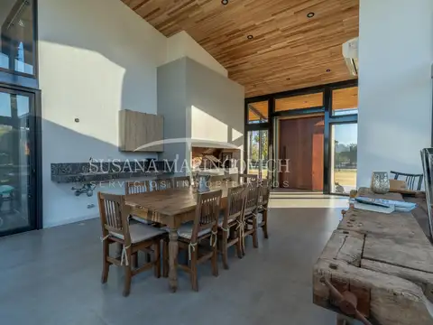 Casa 5 ambientes con 5 baños