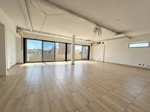 Oficina en Venta con 1 cochera