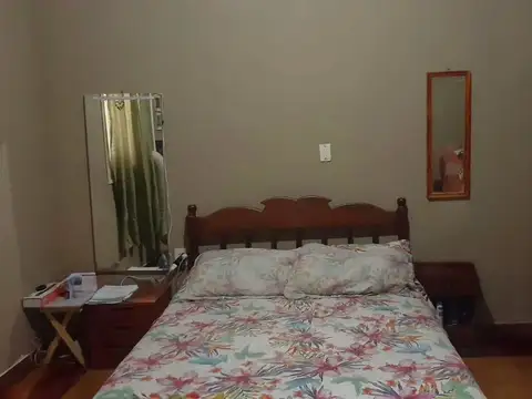 CASA A MTS DE AV ARISTOBULO DEL VALLE