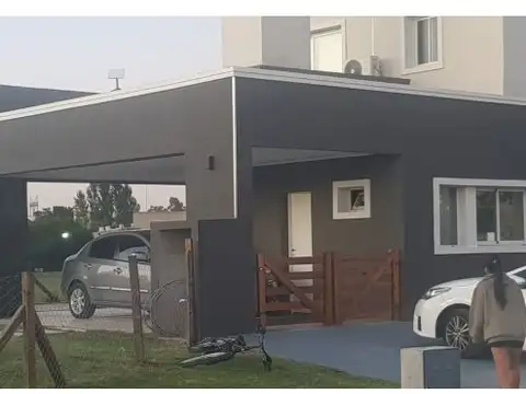 Casa en Alquiler de 4 dormitorios