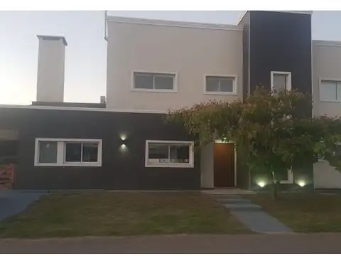 Alquiler Casa 5 ambientes en Barrio Cruz del Sur San Vicente