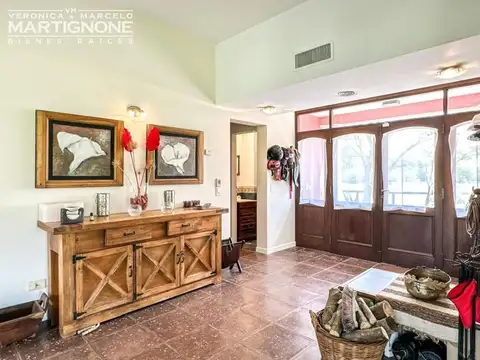 Casa en Venta con 4 cocheras