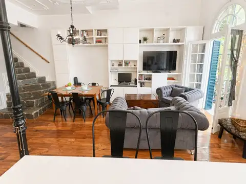 Depto Tipo Casa 4 ambientes con 3 baños