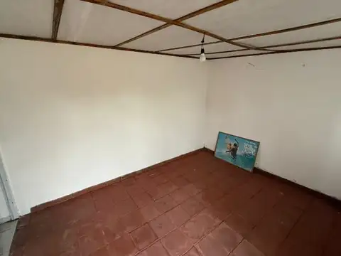 Casa 2 ambientes con 1 baño