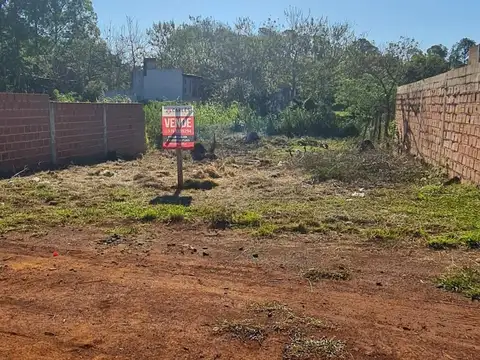 (V60) Barrio Tacuaritas, terreno en condominio 