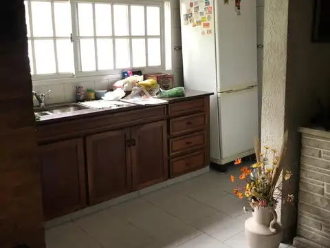 Chalet 5 Amb C/coch, Fondo, Quincho y Pileta