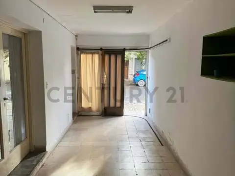 Oficina 6 ambientes con 2 baños