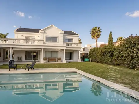 Casa en Miraflores (Funes Hills)