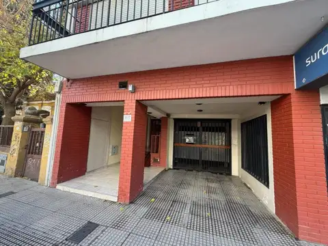 Av La Plata al 3500 , Piso 1