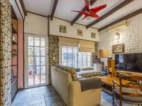 Depto Tipo Casa 5 ambientes con 2 baños