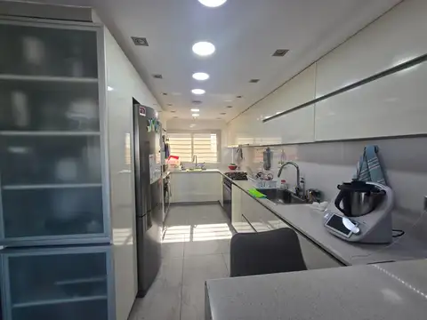 Departamento 5 ambientes con 3 baños