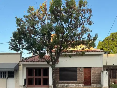 VENTA CASA TRES DORMITORIOS CENTRO ESPERANZA