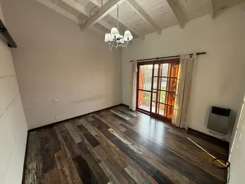Casa 5 ambientes con 4 baños