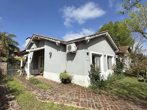 Casa 3 ambientes con 2 baños