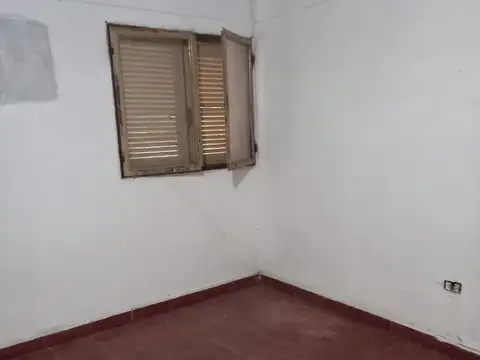 Casa 3 dormitorios en esquina céntrica y asfaltada, Puerto Tirol