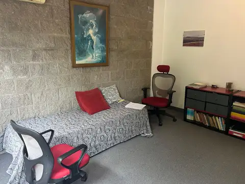 Casa 6 ambientes con 2 baños