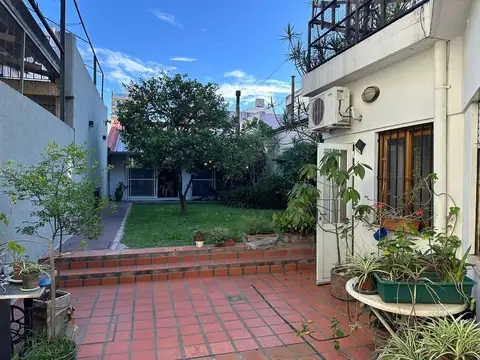 VENTA CASA 3 DORMITORIOS - PATIO VERDE - QUINCHO - COCHERA - ZONA CENTRO - APTA CREDITO