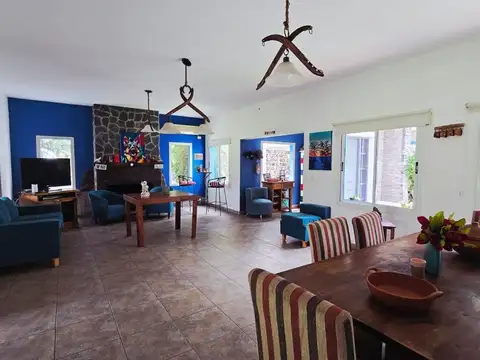 VENTA CASA 6 AMB CLUB DE CAMPO LOS PUENTES LUJAN