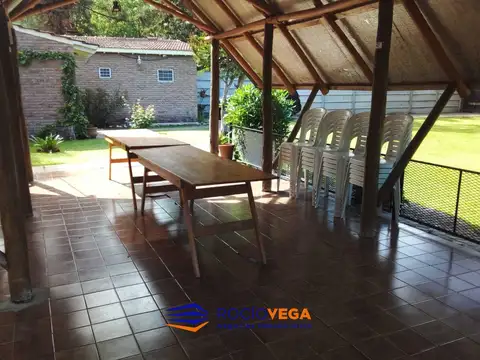 Casa quinta a la venta en La Reja
