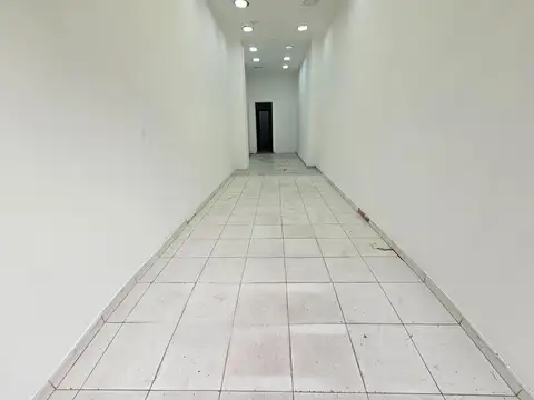 Local en Alquiler en Villa Ballester, $ 700.000