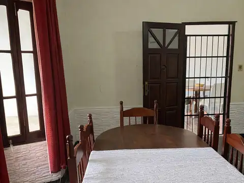 Casa 4 ambientes con 1 baño