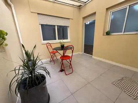 Departamento 2 Ambientes con Patio, Refaccionado a Nuevo