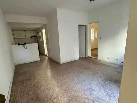 Depto Tipo Casa en Venta 50 años