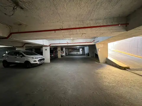 VENTA COCHERA EN OPORTUNIDAD B ALBERDI