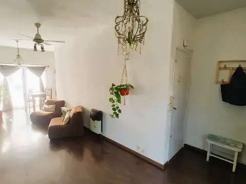 Depto Tipo Casa 2 ambientes con 1 baño