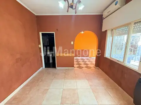 Depto Tipo Casa 2 ambientes con 1 baño