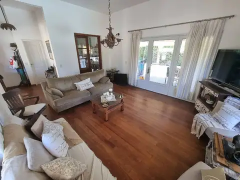 VENTA CASA 4 AMBIENTES PISCINA ARROYO DULCE LUJAN 