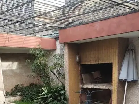 Casa en Alquiler con 1 cochera