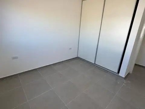 Casa 2 ambientes con 1 baño
