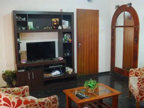 Casa en Venta en Liniers, USD 255.000