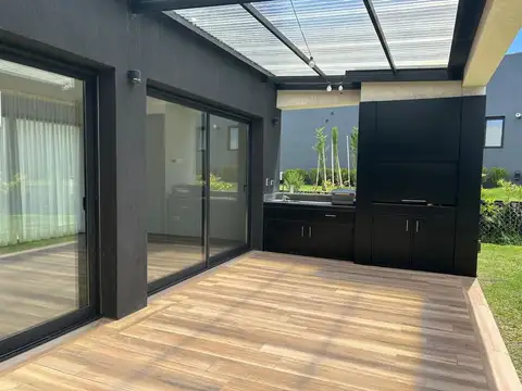 Casa en Alquiler en Rumenco Joven, USD 1.900